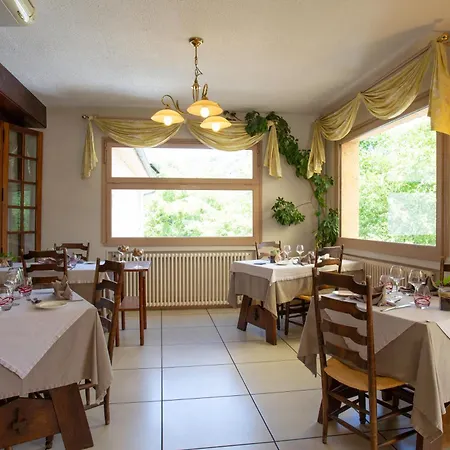 Logis Restaurant Du Pont Otel 3*