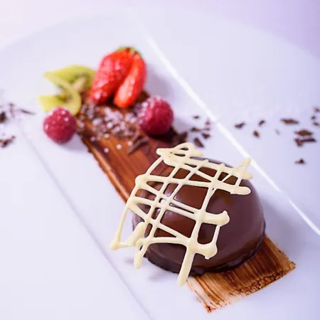 Hotel Logis Restaurant Du Pont Ambialet