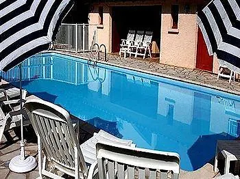 Logis Restaurant Du Pont Hotel 3*