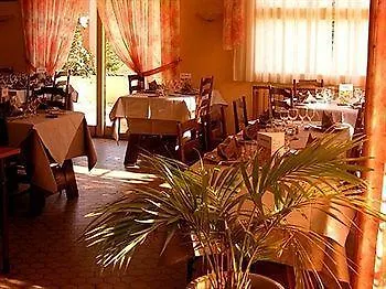 Logis Restaurant Du Pont מלון