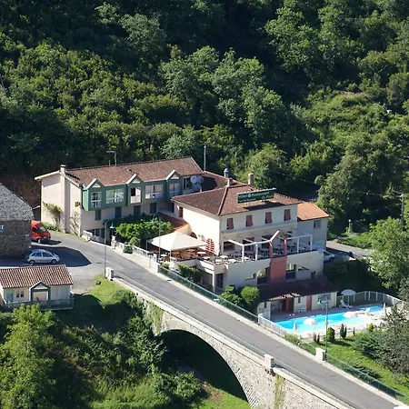 Logis Restaurant Du Pont Отель