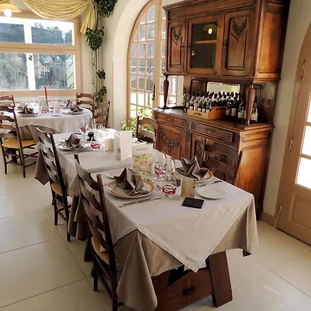 Logis Restaurant Du Pont 3*